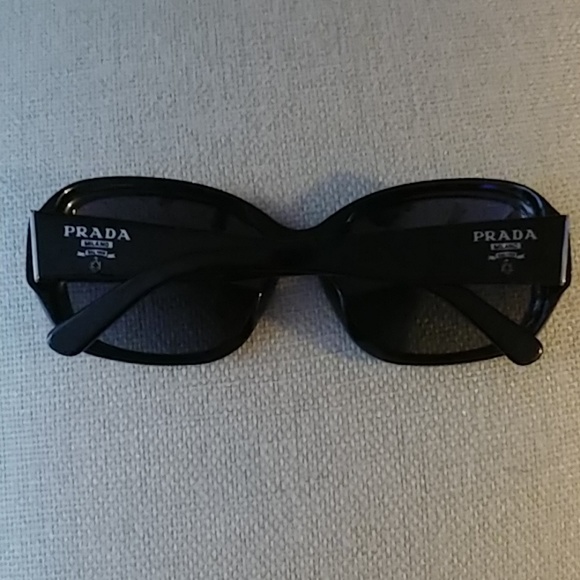 Prada Black Sunglasses SPR31N-A - Picture 1 of 6